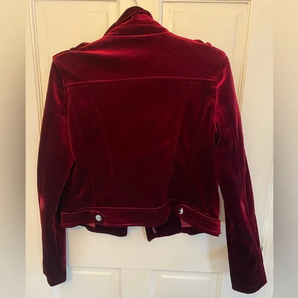 🛍️ DONATING 5/10 🛍️ Dark red velvet blazer - Picture 4 of 5